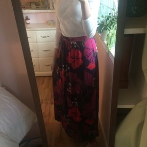 ⋒ gorgeous flower skirt